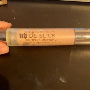 Urban Decay De-Slick Complexion Primer
